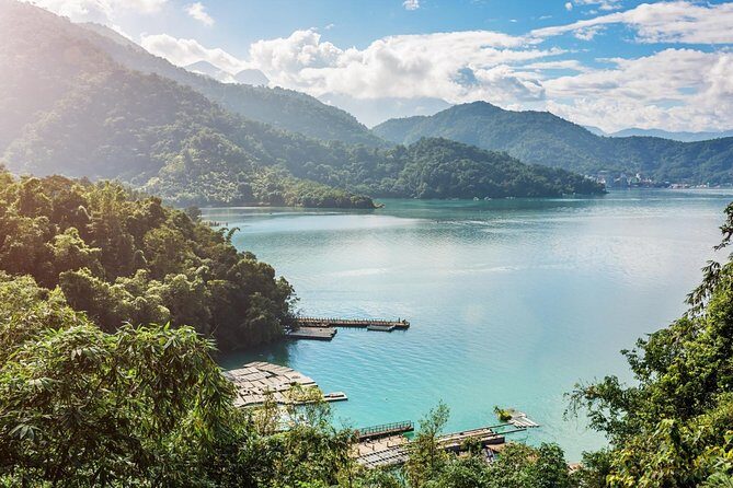 1-day Tour to Sun Moon Lake from Taipei by High Speed Rail - Your night-to-lake schedule: what to expect from the timing