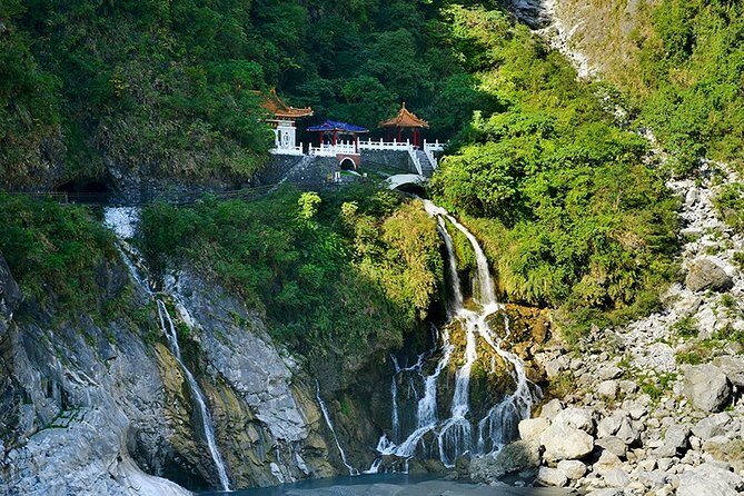 5-Day Round Taiwan Charter Car Tour - Day 3: Kenting National Park, Eluanbi lighthouse, and windy coast stops