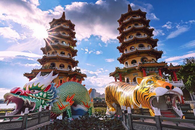 5-Day Round Taiwan Charter Car Tour - Day 1 from Taipei: Sun Moon Lake temples and the pier walk