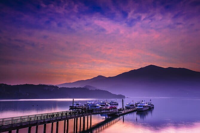Alishan Join In Day Tour from Taichung (Incl. Park Entrance) - Comfort and sanity tips for the mountain road and 2200 m chill