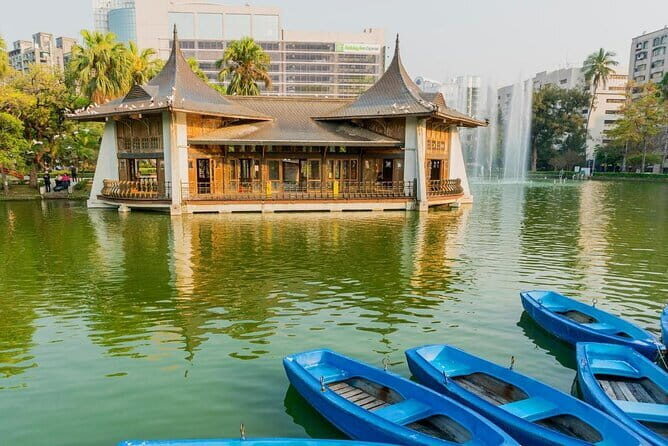Alishan One Day Tour from Taichung - Sisters Ponds, Observation Deck, and Shouzhen Temple: Slow Moments Between Panoramas