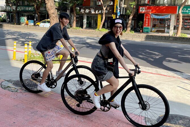 Best E-bike Cycling Tour in Taipei - Includes Local Food & Drinks - Songshan Ciyou Temple: A Calm Pause Near the Night Market Energy