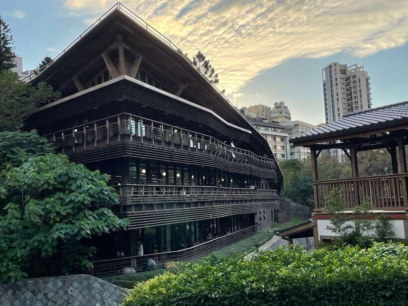 From Taipei: Beitou and Yangmingshan National Park Day Tour - Beitou Foot Bath Plus a Short Library Photo Stop