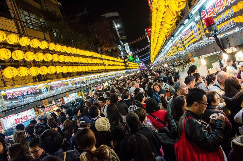 From Taipei: Full-Day Trip to Jiufen, Yehliu, Shifen & More - Golden Waterfall: a quick break that can still pay off