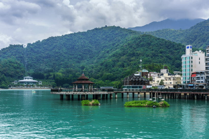 From Taipei: Nantou and Sun Moon Lake View Day Tour - Xuanguang Temple: Short Guided Visit, Good Photo Odds