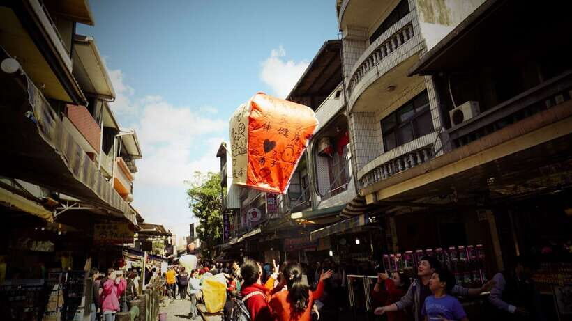 From Taipei: Private Scenic Tour to Jiufen, Yehliu & Pingxi - Shifen Waterfall: the walk is short, the payoff is real