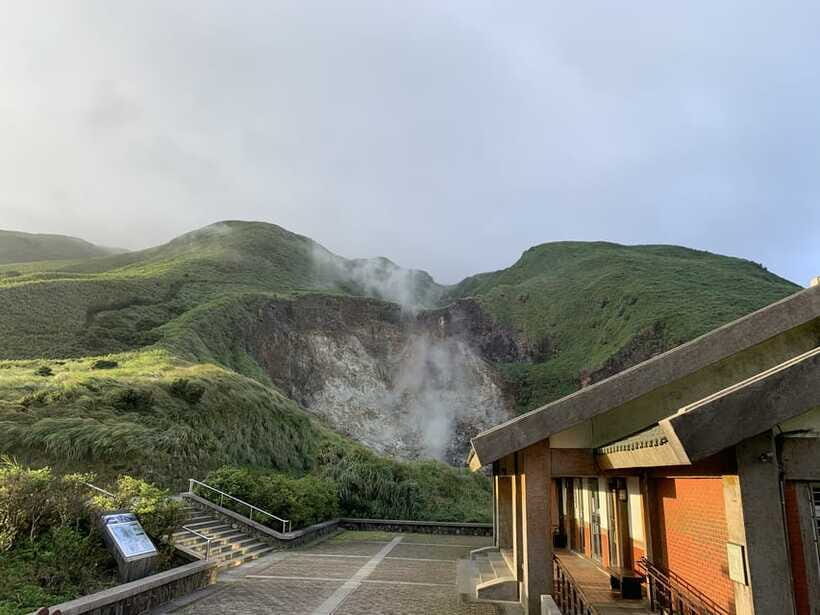 From Taipei: Private Yangmingshan Volcano and Nature Tour - Datun Nature Park and the Lengshuikeng photo stop plan