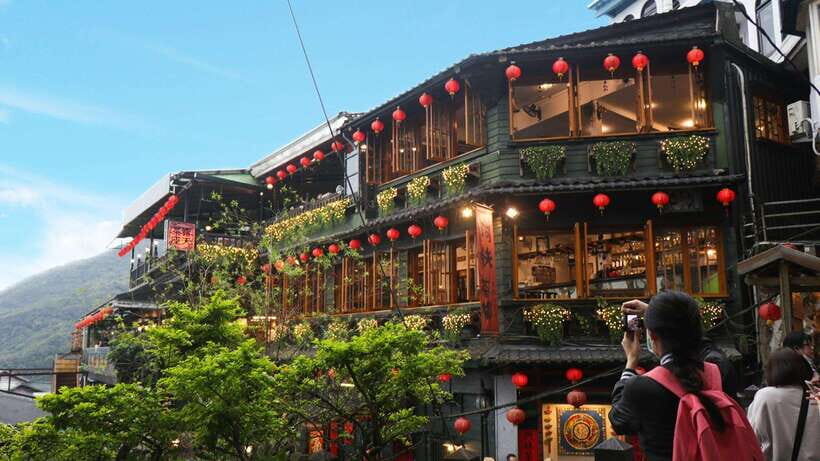From Taipei: Shifen, Jiufen, and Yehliu Geopark Day Tour - Jiufen Old Street: the Spirited Away alley mood, with real-world crowds