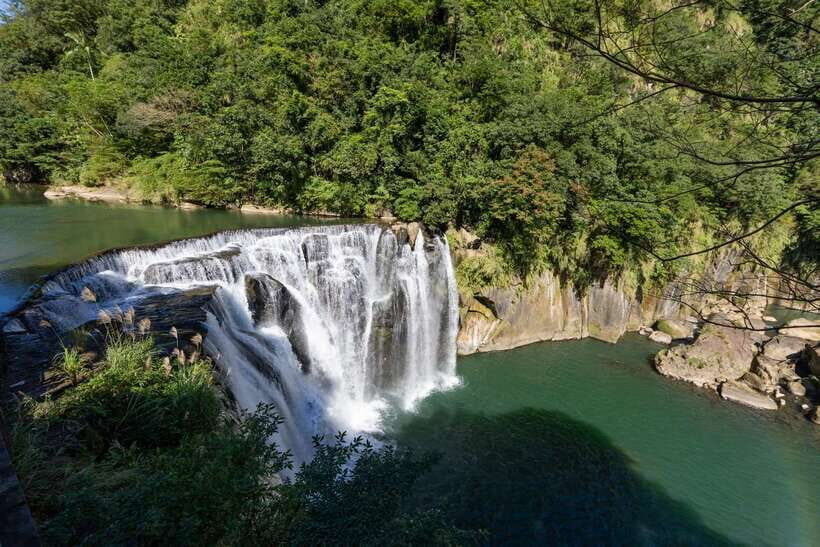 From Taipei: Shifen, Jiufen, and Yehliu Guided Day Trip - A Northeast Coast Day From Taipei: What This Trip Really Gives You