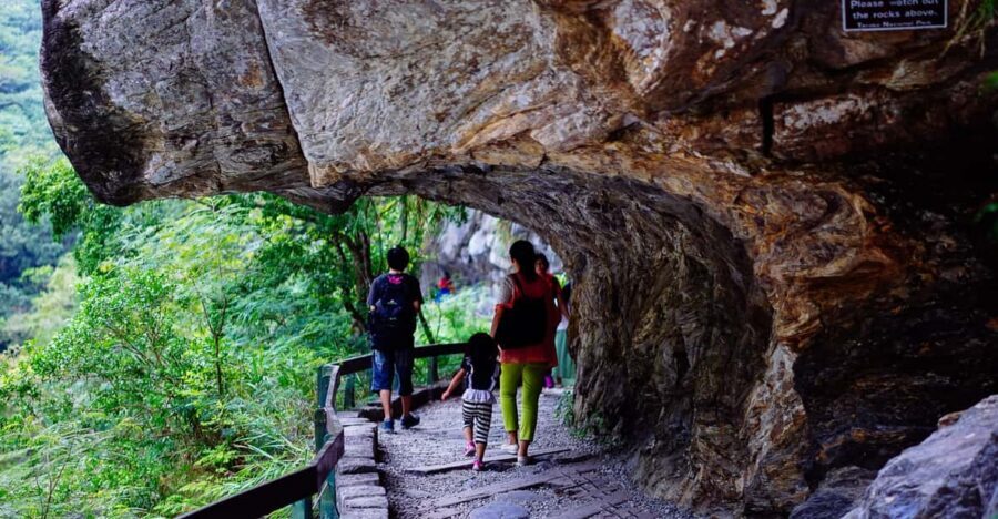 From Taipei: Taroko Gorge Private Tour - Taroko National Park: Archway and Visitor Center stops that set the tone