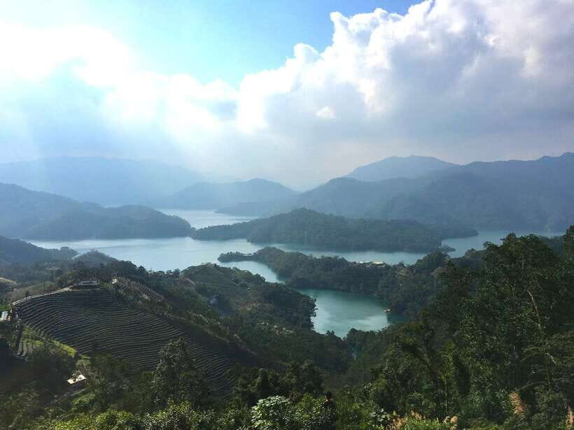From Taipei: Thousand Island Lake and Pinglin Tea Plantation - Pinglin Old Street and the tea ceremony closer