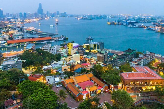 Full-Day Private Guided Tour in Kaohsiung Port Shore - Zuoying Lotus Pond and the Dragon & Tiger Tower