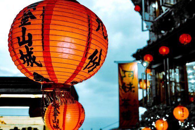 Full-Day Private Northern Taiwan Tour from Taipei with Pickup - Private guide superpowers: pacing, crowd timing, and photo help