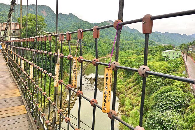 Full-Day Tour in Shifen, Jiufen & Yehliu of Taipei (Incl. ticket) - What to pack for a weather-changing northeast coast day