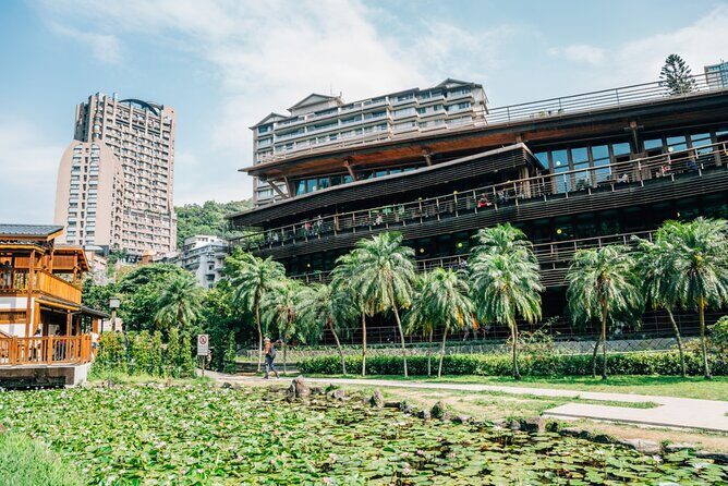 Full-day Tour in Yangmingshan & Beitou from Taipei (Small Group) - Shilin Night Market finish: a clean handoff to your own dinner plan