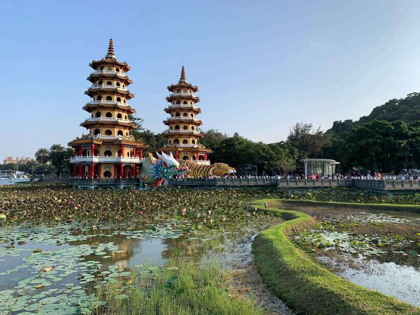 Kaohsiung: Private City Tour with Fo Guang Shan Museum - Fo Guang Shan Buddha Museum: The Day’s Big Visual Payoff