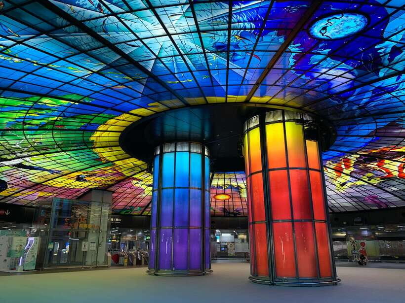 Kaohsiung Private Tour - Discover Local Hidden Gems - Pier-2 Art Center: an old harbor turned into art you can walk through