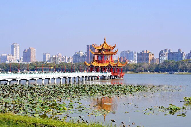 Kaohsiung: Private Walking Tour with a Local - Pickup in the city center: how to avoid meeting-point stress