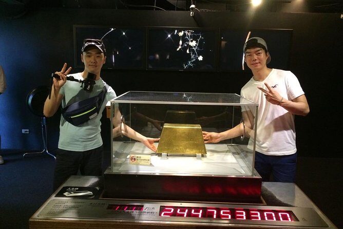 Keelung Port Shore Private Customized Tour - Longshan Temple: Culture Close to the Ground