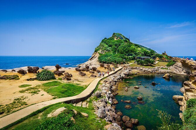 Keelung Shore Excursion: Yehliu Geopark, Jiufen, Houton Cat Village Private Tour - Keelung Port Pickup: The Part That Can Make or Break Your Day