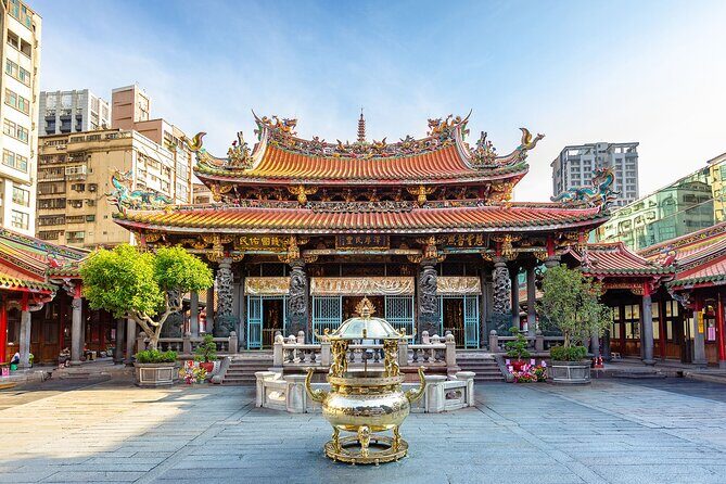 Keelung Shore Excursions: Private 6-Hour Taipei City Adventure! - Taipei 101: The Icon Stop and How to Handle the Ticket