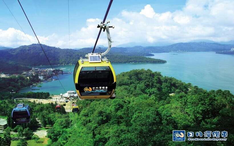 Nantou: Sun Moon Lake Combo - Around-the-Lake Bikeway: pacing the CNN top route with Wenwu Temple and Ci’en Pagoda
