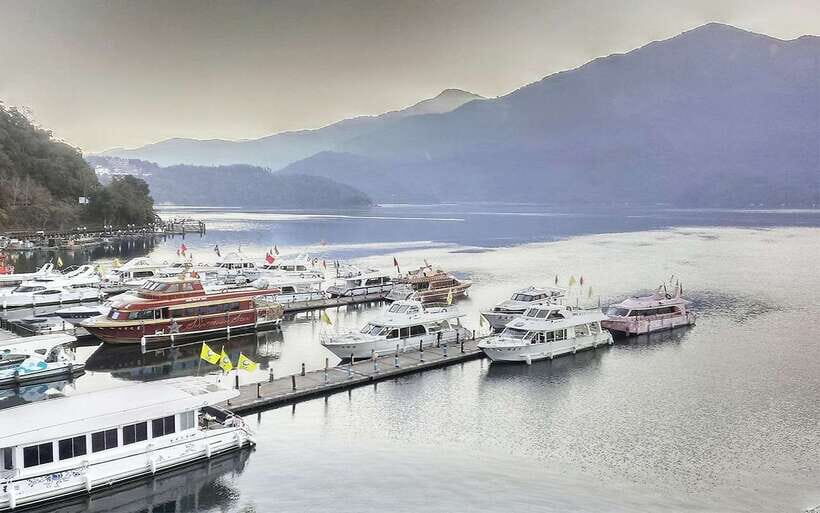 Nantou: Sun Moon Lake Combo - Boat round trip on Sun Moon Lake: relaxing with stops near Lalu Island and Syuentzang Temple
