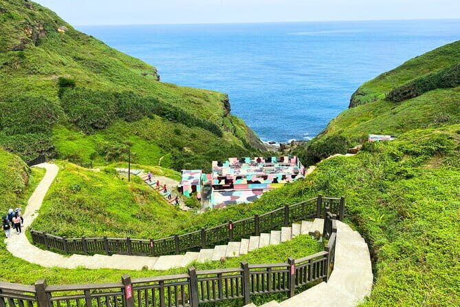 Northeast Coast Instagram Photo Tour in Keelung & New Taipei - Stop 1: Bitou Cape Park (Bitoujiao) for lighthouse views and cliff-walk photos