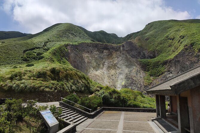 One Day Hike around Taipei's Yangmingshan National Park - Xiaoyoukeng: Fumaroles, Sulfur Crystals, and Post-Volcanic Terrain
