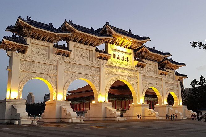 One-day private chartered car tour in Taipei: Yehliu, Jiufen, Pingxi, North Coast popular attractions with chartered car, professional Chinese/English driver - Who this tour fits best (and who should consider another plan)