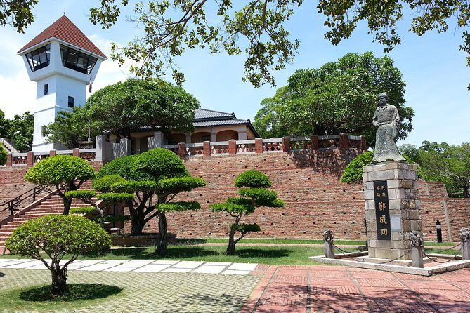Private 3-Day Southern Taiwan Tour (Tainan, Kaohsiung, Kenting) - Fo Guang Shan and Pier-2: a monastery morning plus city art