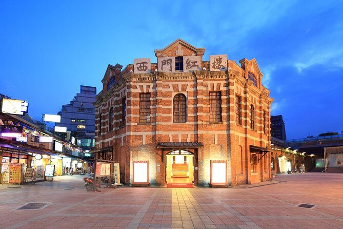 Private Car: 8 Hour Highly Customized Taipei City Exploration! - Longshan Temple and Bopiliao Historic Block: two walks that feel like different chapters