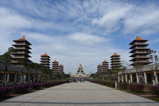 Private Custom Kaohsiung Day Tour - Dragon Tiger Tower: Daoism Art and Craft You’ll Want to Slow Down For