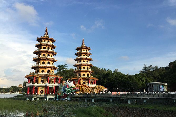 Private Custom Kaohsiung Day Tour - Price and Group Size: What $236 Gets You