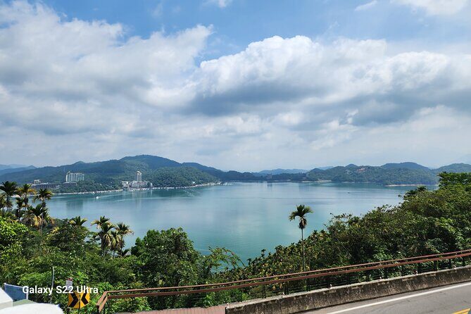 Private Day tour to Sun Moon Lake from Taipei - Guide Quality: Ryan, Phyllis, Justin, and Johnny Get Named for a Reason