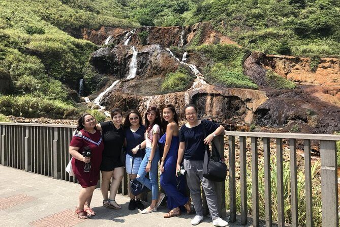 Private Jiufen & Pingxi Day Tour with English-Speaking Guide - Stop 4: Shifen Waterfall and the “sound check” break