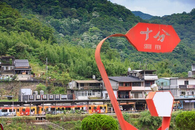 [Private] Jiufen Village & Shifen Town from Taipei with Pickup - Price and value: what $283 per group really buys you