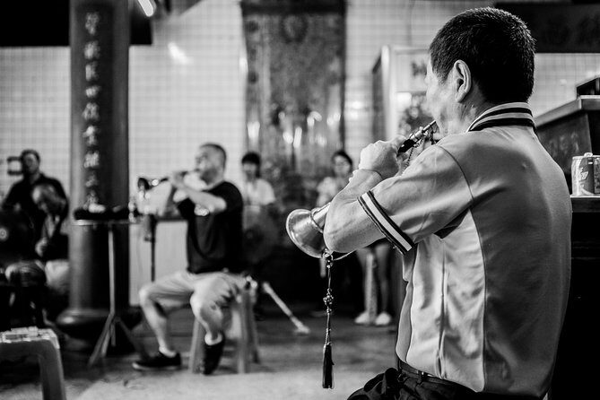 Private Keelung Cultural Walk: Markets, Streets & Local Life - Ren’ai District Back Alleys: Columbus Alley and a Bomb Shelter Stop