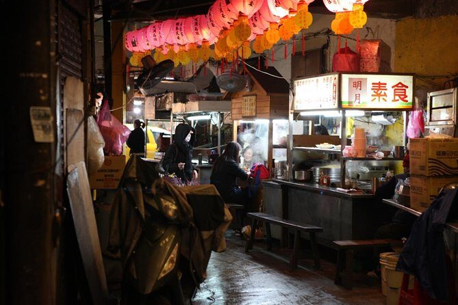 Private Keelung Cultural Walk: Markets, Streets & Local Life - Ren’ai Market: Daytime Food and Local Services in One Loop