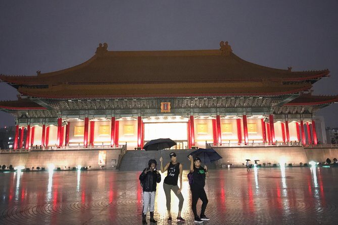 Private Night Tour of Taipei - Two cities in one evening: a night route that actually makes sense