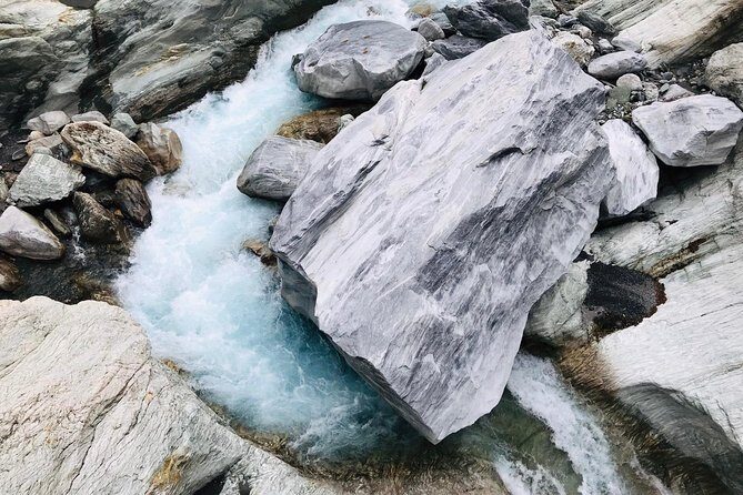 Private Taroko Gorge National Park Day Tour - Cimu Bridge on the Central Cross-Island Highway: The Bridge Photo Moment