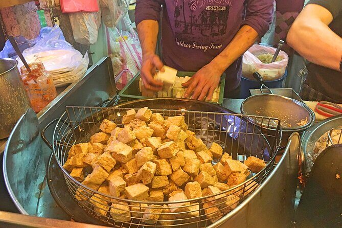 [Private Tour] Shilin Night Market Walking Tour With a Private Tour Guide (2-hr) - The Temple Stop: A Quiet Change of Pace