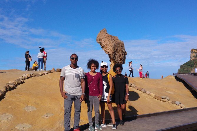 Private Tour to Jiufen, Yehliu Geopark, and Pingxi - Your Guide and Driver: English, Photo Help, and Comfort Adjustments