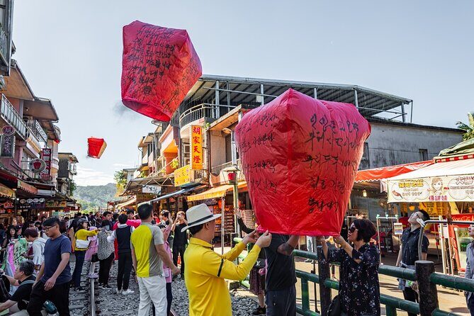 [Private] Yehliu, Jiufen & Shifen from Taipei with Pickup - Transportation, Timing, and What to Pack for a 9-Hour Day