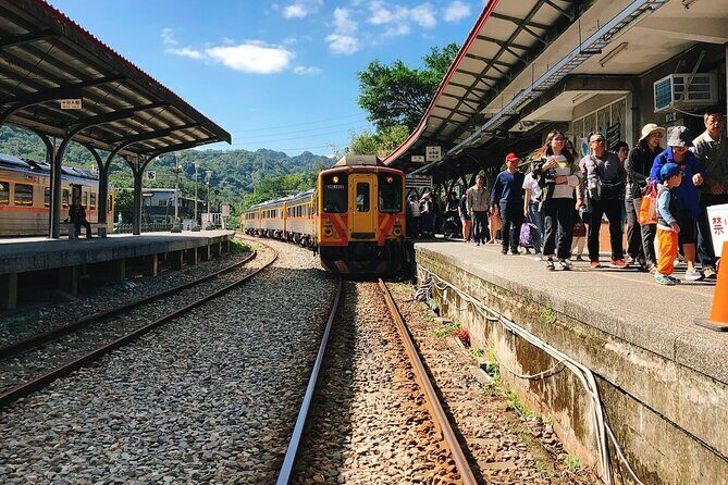Small-Group: Yehliu, Jiufen & Pingxi Day Tour from Taipei - Key highlights you’ll care about