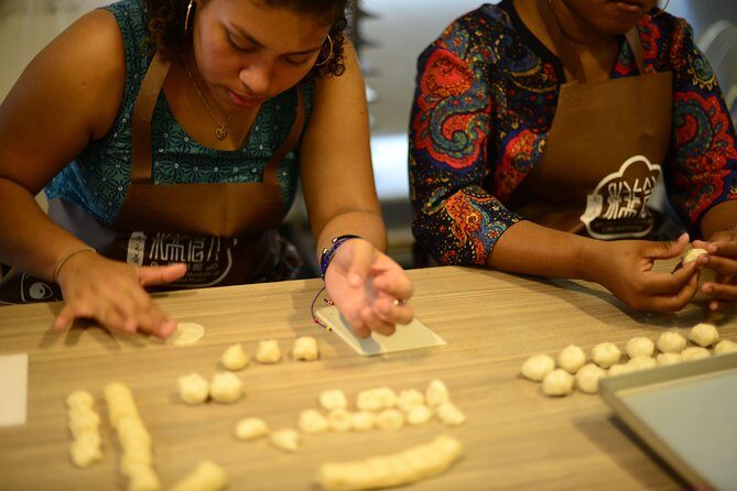 Sweets to Streets: 6Hr Taipei Adventure with Pineapple Cake DIY - Tips to Make It Smooth: Shoes, Weather, Cash, and Luggage