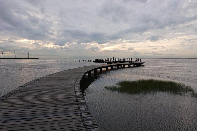 Taichung Must-Visit Join In Day Tour from Taipei - Gaomei Wetlands sunset: the centerpiece and the timing trap