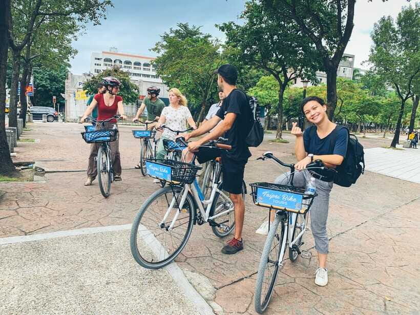 Taipei: 4-Hour Morning City Cycling Tour with Breakfast - Longshan Temple: Taipei’s most famous temple energy