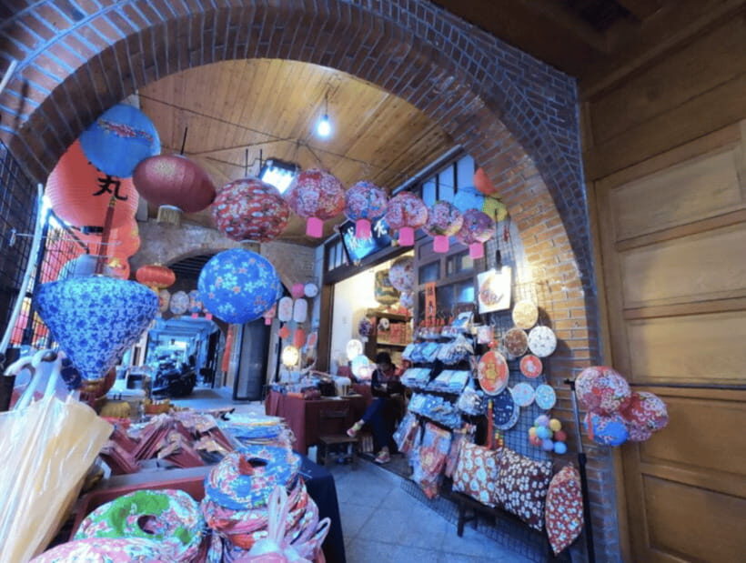 Taipei: City Highlights Private Sightseeing Tour with Guide - Food Timing: One Break, Plan Your Lunch Anyway