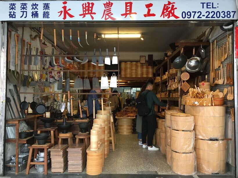 Taipei: Classic Landmarks Day Tour - Xinyi District: a modern counterpoint to the old streets